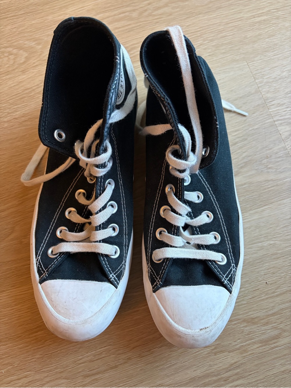 Converse High-Top Sneakers with thick sole US9